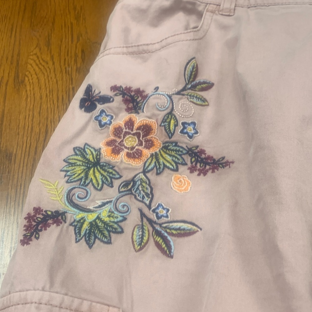 Pants with lots of detail.
